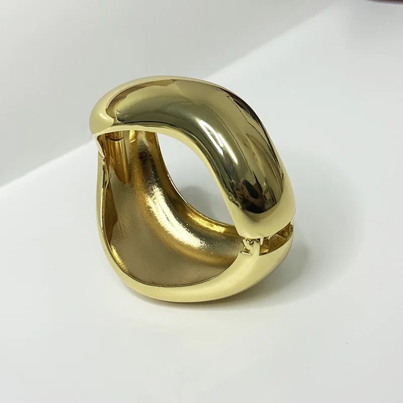 Wavy Bangle