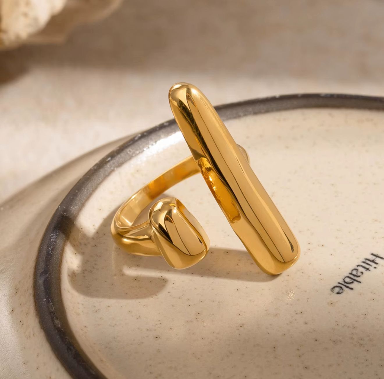 Unqual Ring