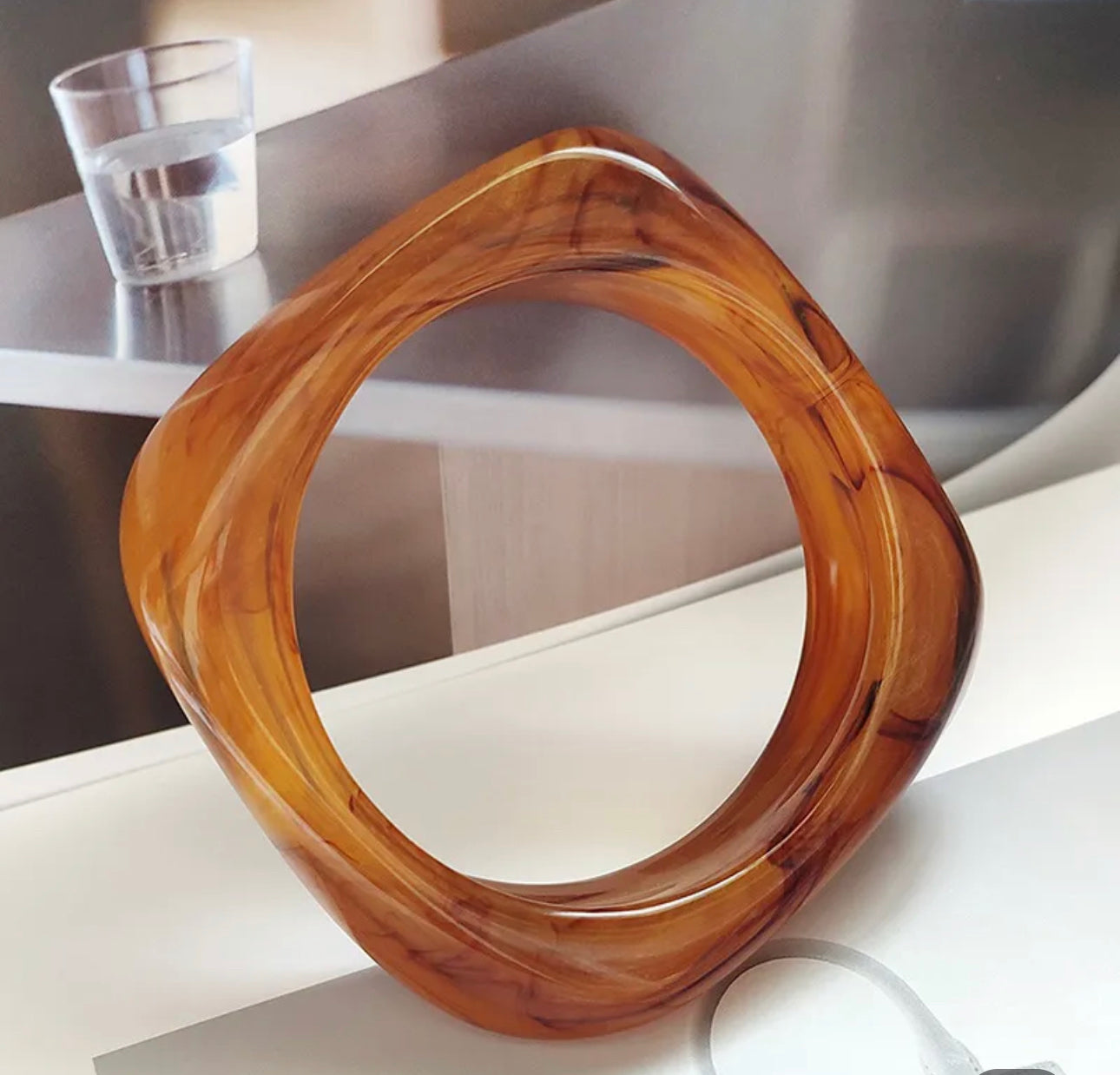 Elio Acrylic Bangle