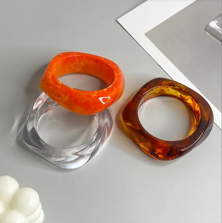 Elio 2 Acrylic Bangle