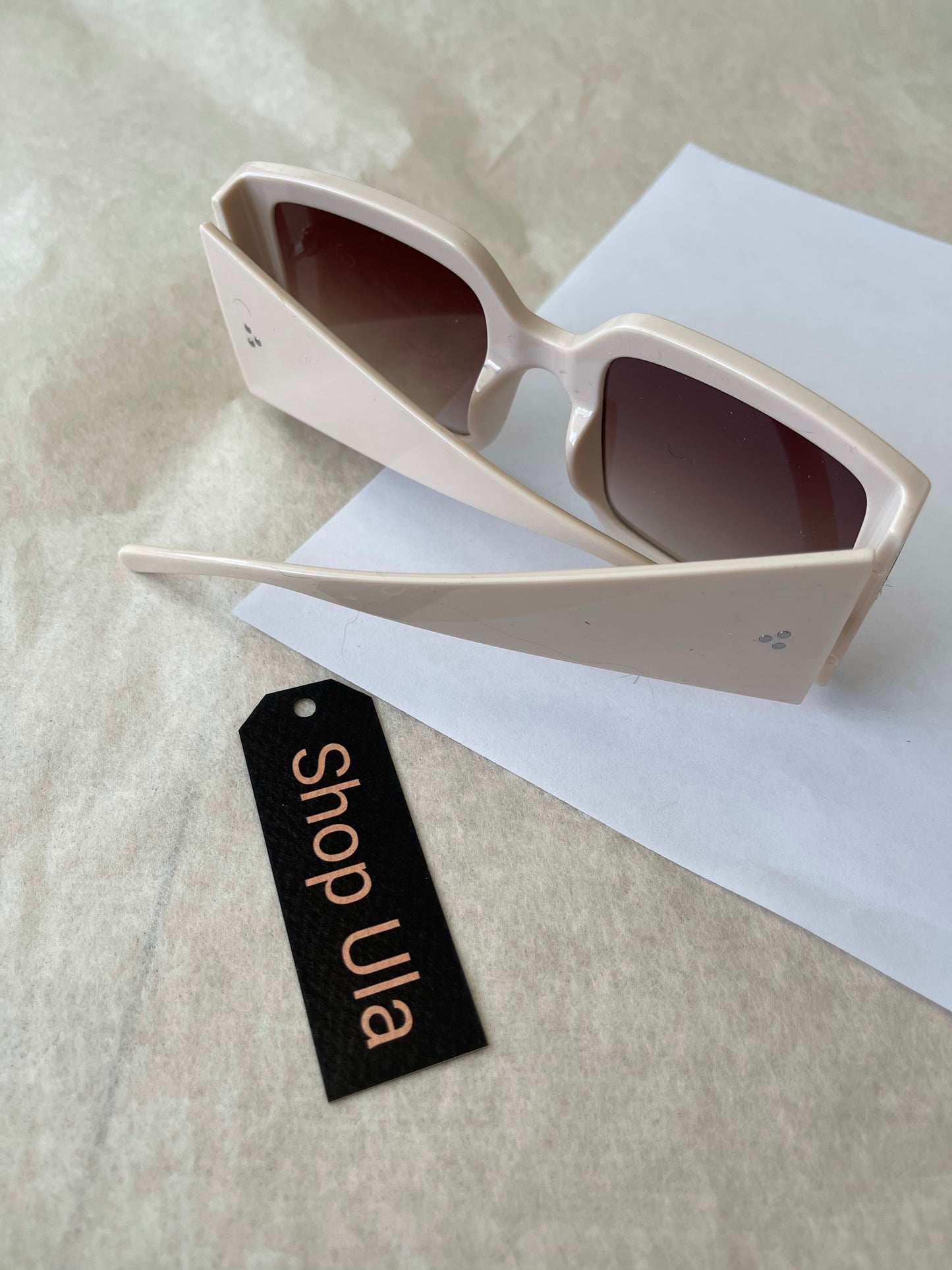 BEBE Oversized Sunnies (Iv)