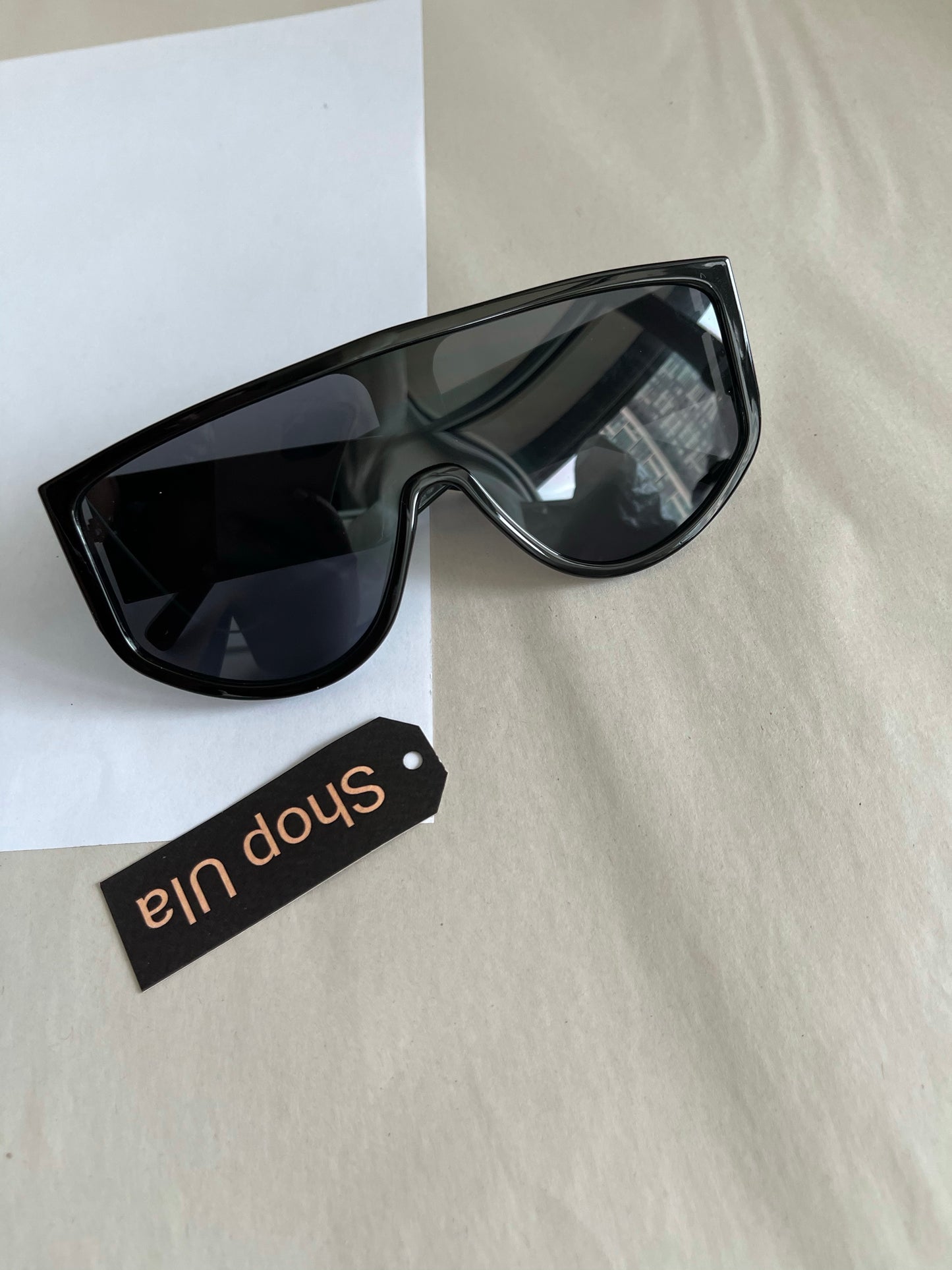 VACAY Sunnies (Black)